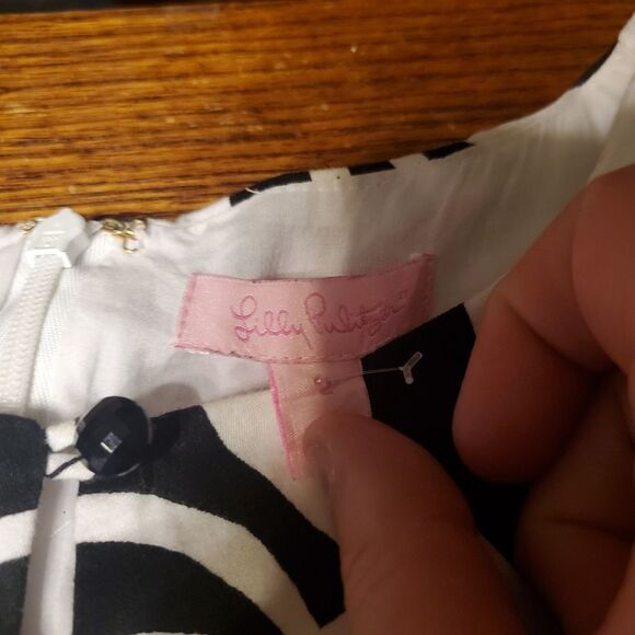 Lilly Pulitzer Forsythia Black White Sneak A Peek - Picture 3 of 5